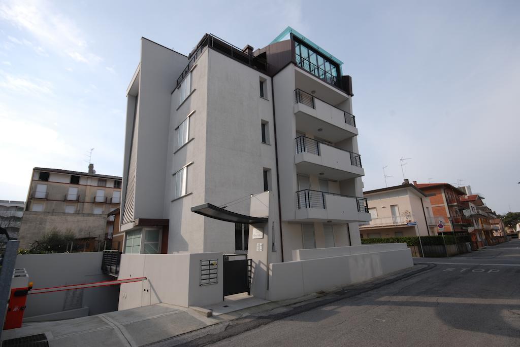 Residenza Ore Felici Lignano Sabbiadoro Eksteriør billede
